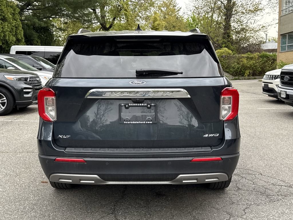 Used 2022 Ford Explorer XLT w/ Equipment Group 202A AWD/4WD image 4