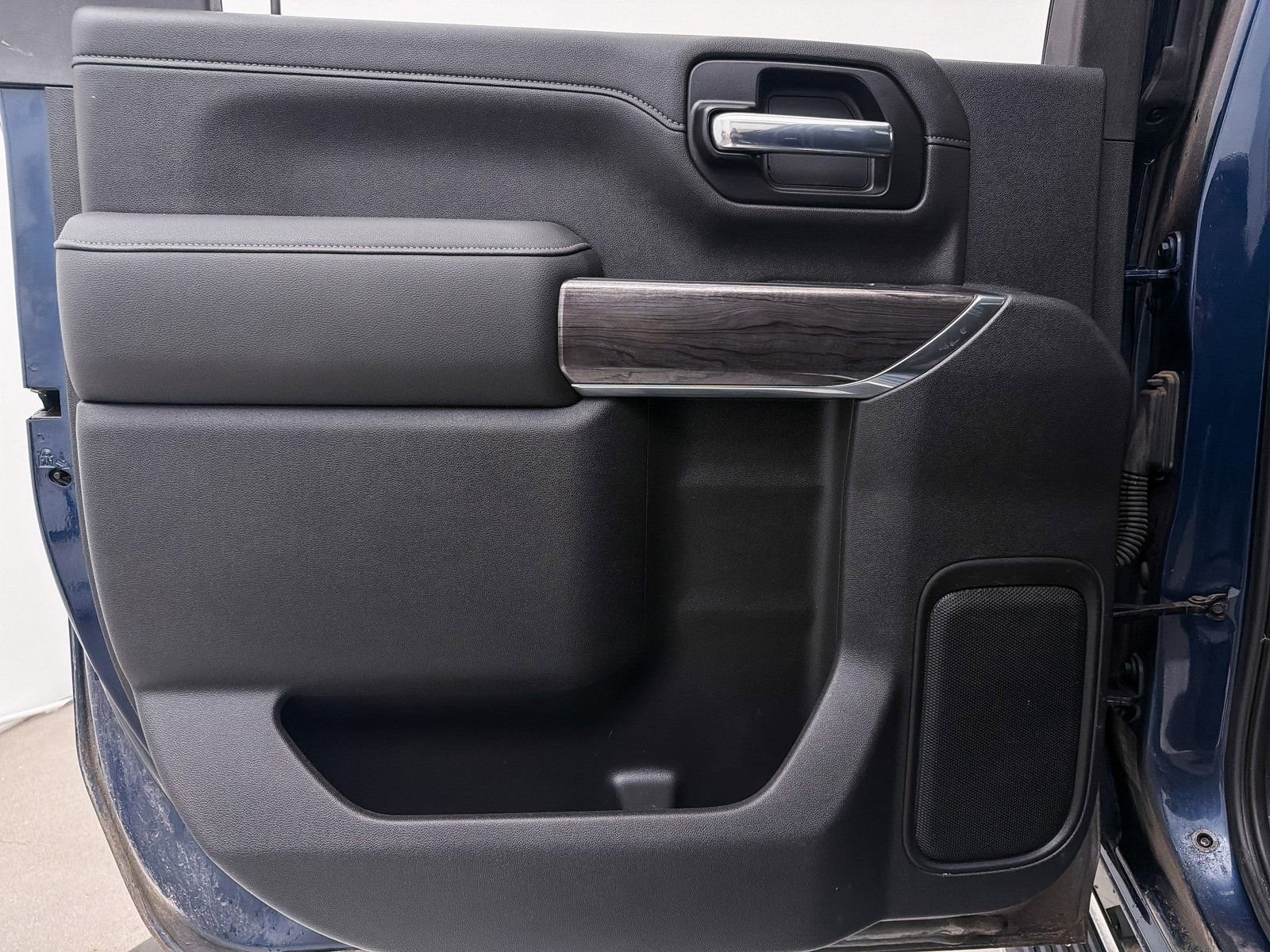 Used 2020 Chevrolet Silverado 2500 LTZ w/ LTZ Premium Package image 23