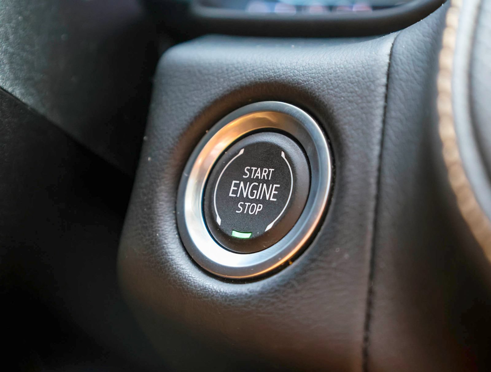Used 2024 GMC Yukon AT4 w/ Technology Package AWD/4WD image 21