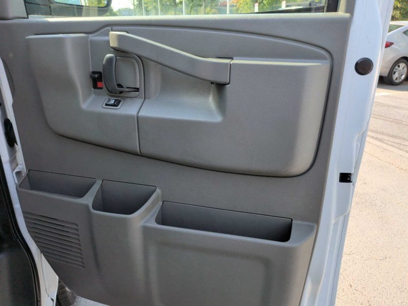 Used 2020 Chevrolet Express 3500 LS RWD image 11