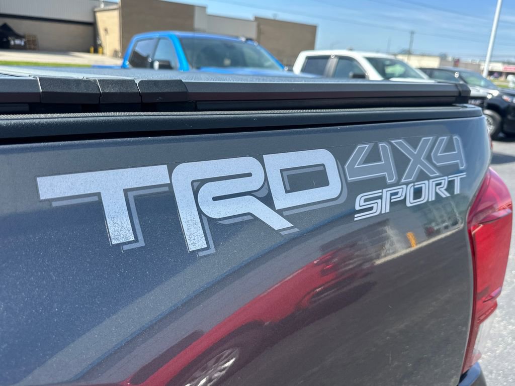 Used 2016 Toyota Tacoma TRD Sport w/ Towing Package AWD/4WD image 9