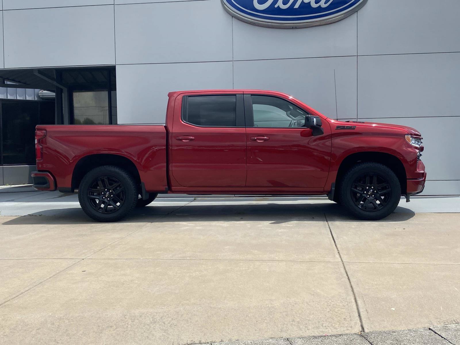 Used 2026 Chevrolet Silverado 1500 RST w/ RST All Star Premium Package AWD/4WD image 4