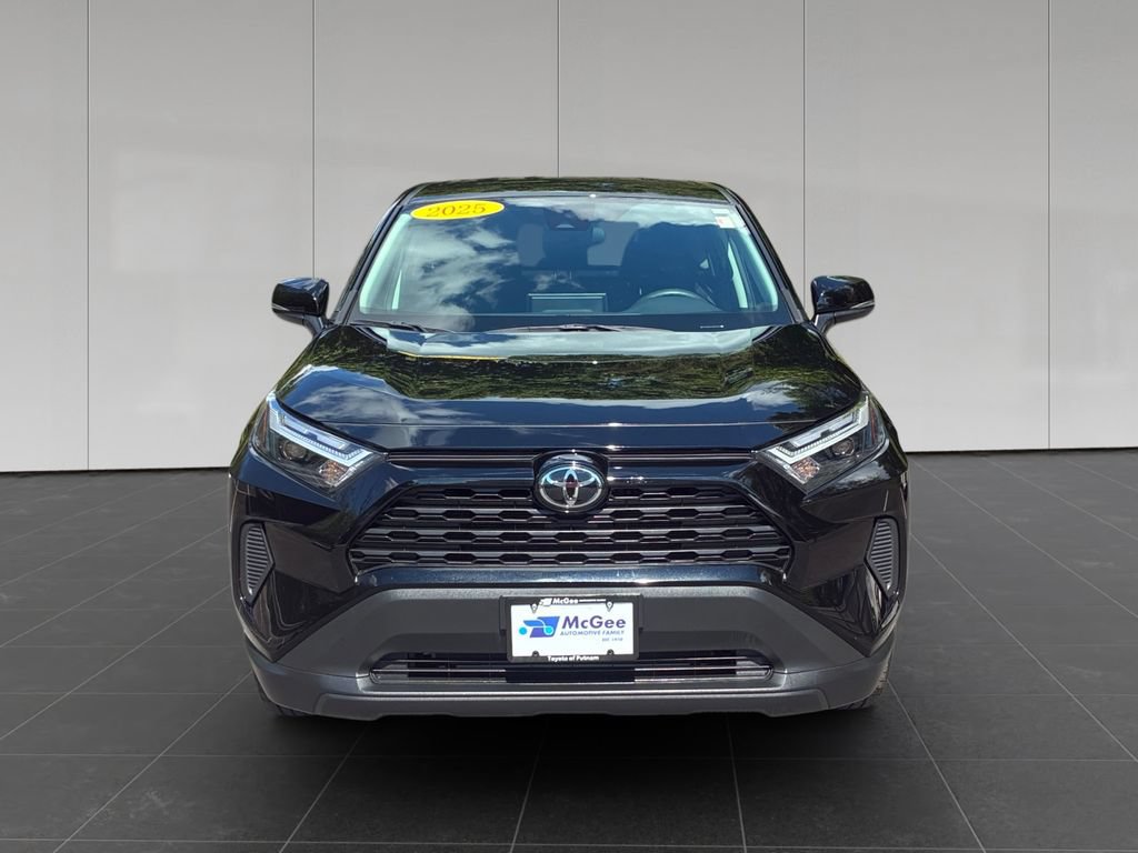 Used 2025 Toyota RAV4 LE AWD/4WD image 8
