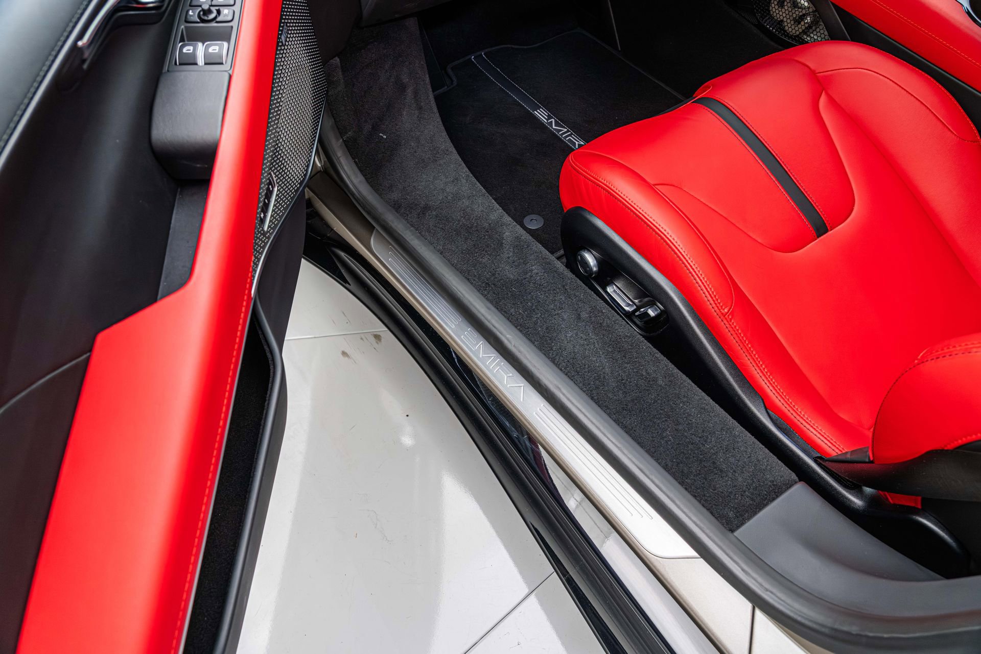 Used 2025 Lotus Emira RWD image 26