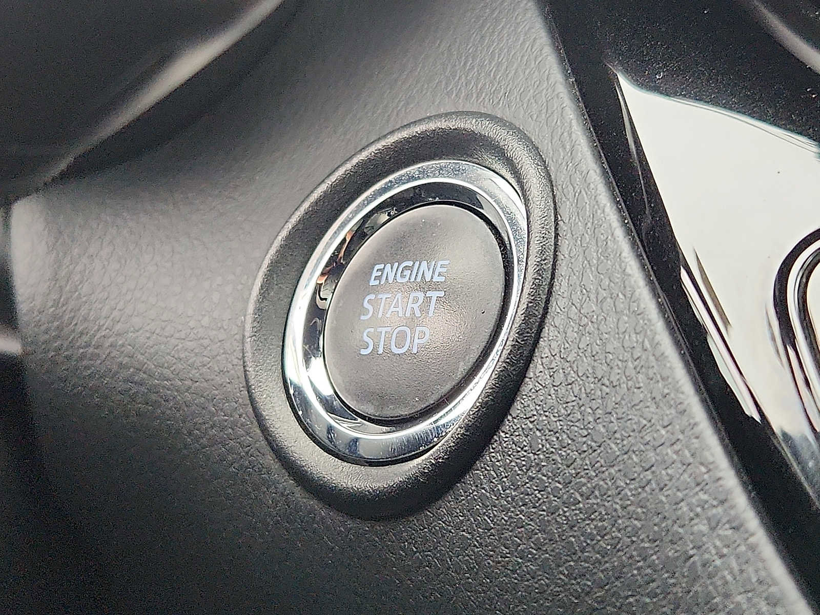 Used 2019 Toyota C-HR Limited image 23