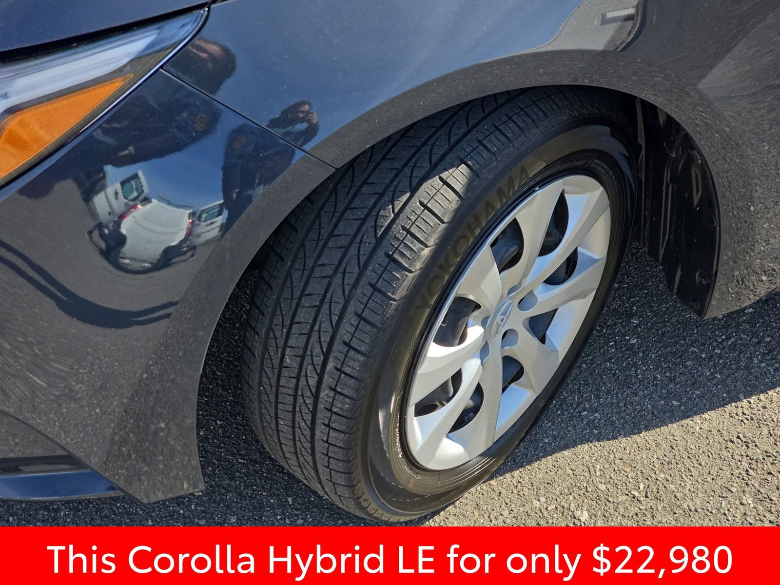 Used 2025 Toyota Corolla LE image 38