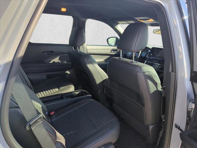 Used 2025 Nissan Pathfinder Rock Creek image 18