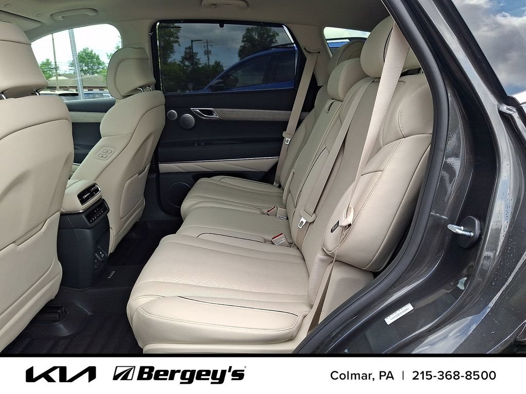 Used 2025 Genesis GV80 2.5T Prestige AWD/4WD image 12