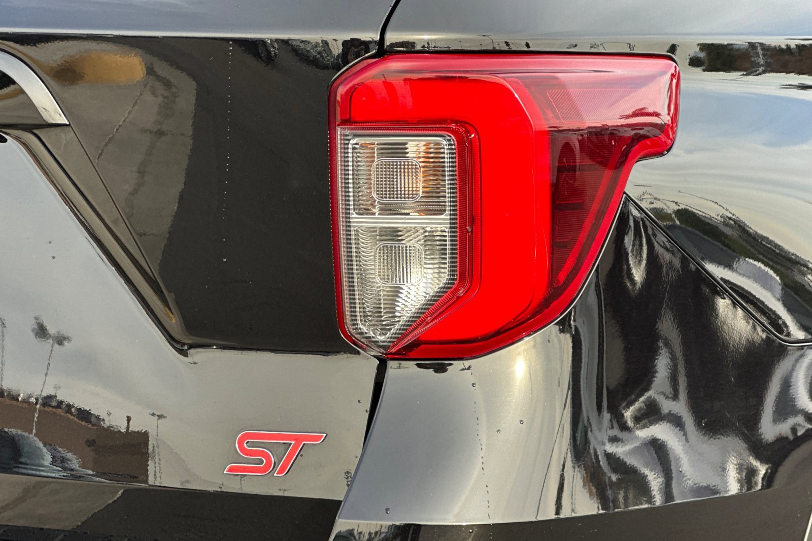 Certified 2022 Ford Explorer ST w/ Equipment Group 401A image 28