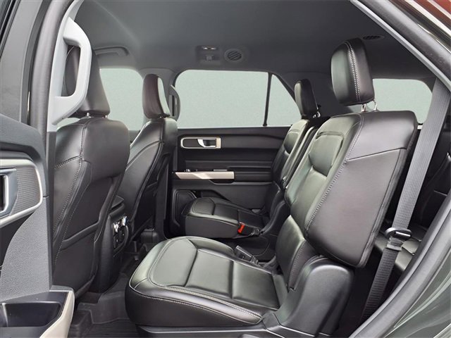 Used 2023 Ford Explorer XLT w/ Equipment Group 202A image 13