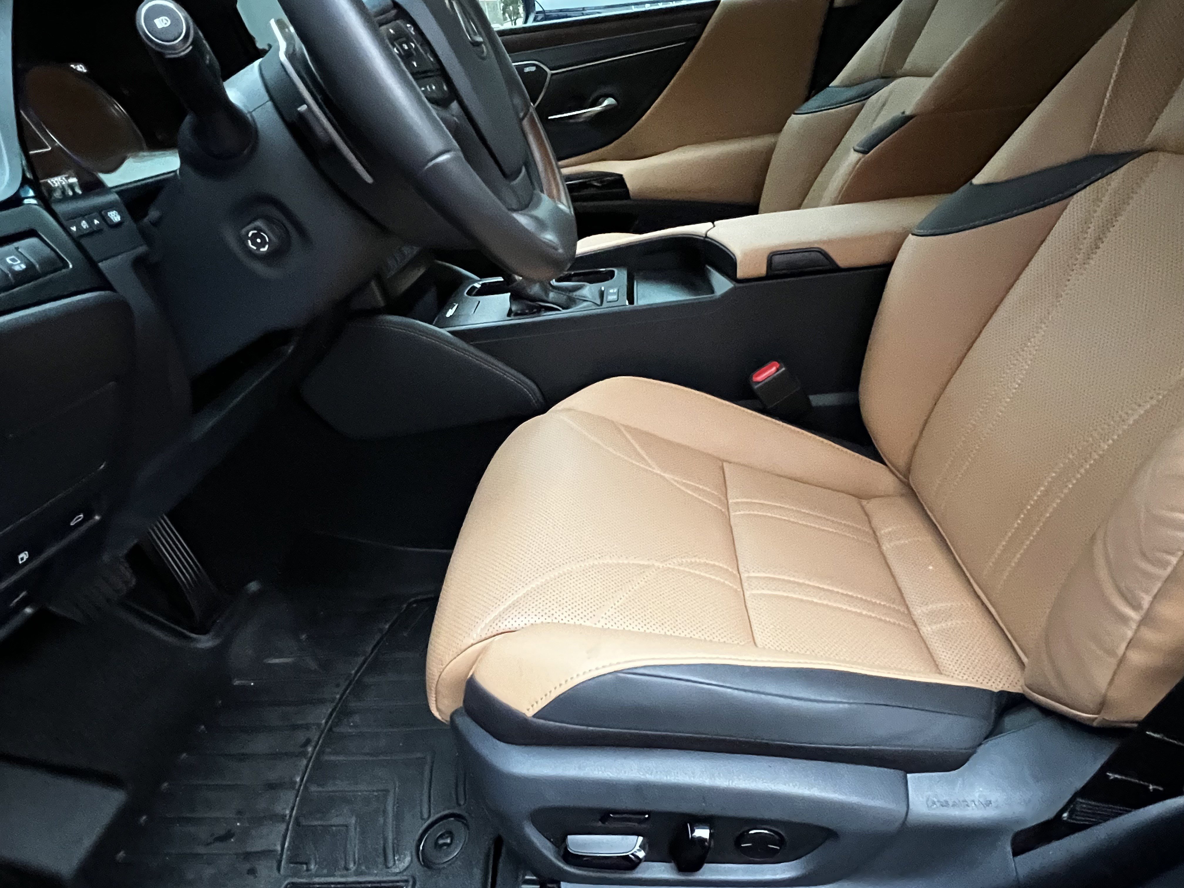 Used 2024 Lexus ES 300h Ultra Luxury image 17