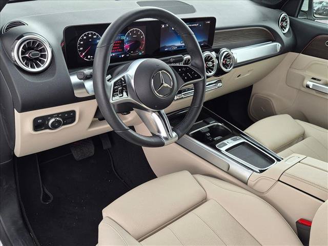 Used 2026 Mercedes-Benz GLB 250 4MATIC image 9