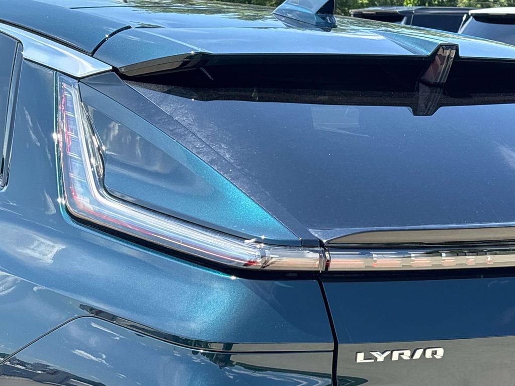 New 2026 Cadillac Lyriq Luxury AWD/4WD image 10