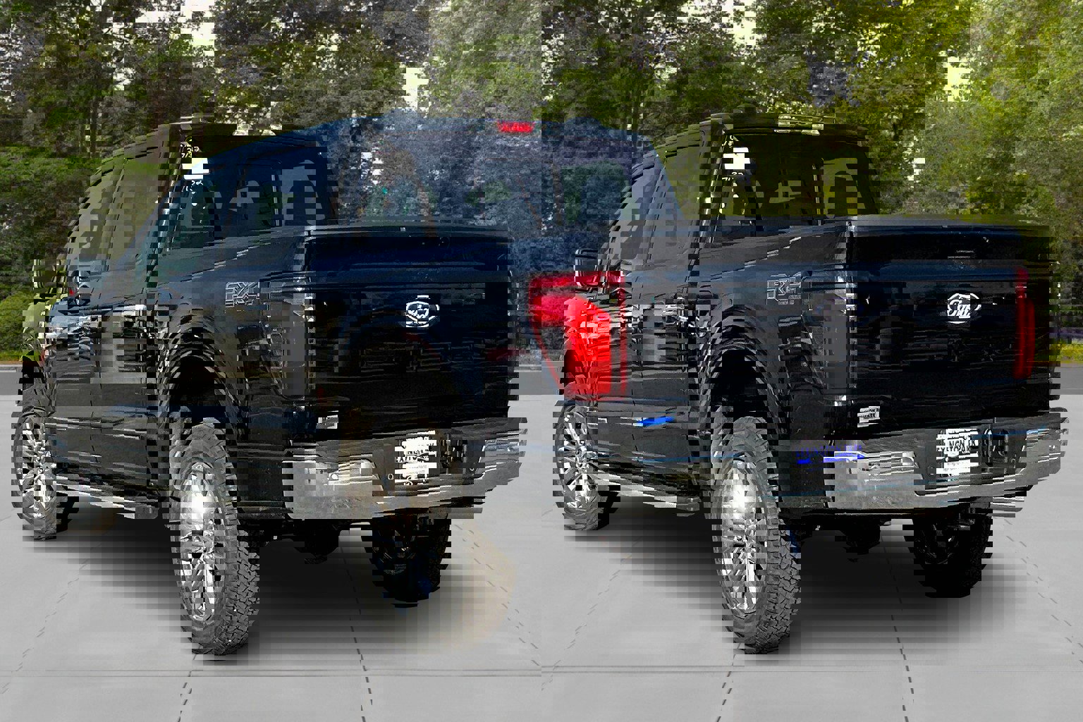 New 2025 Ford F150 XLT w/ Equipment Group 303A High image 3
