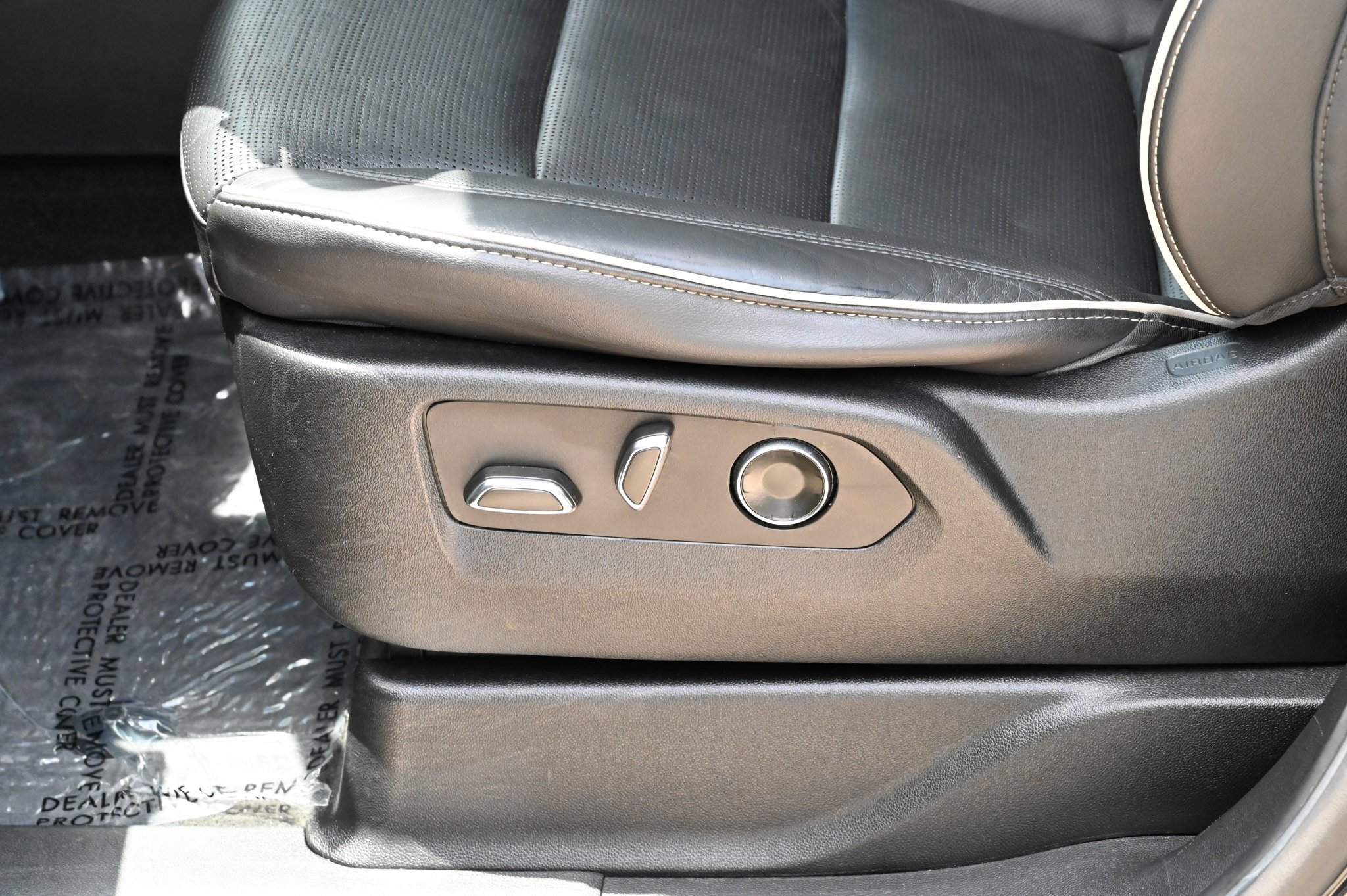 Used 2021 Cadillac Escalade ESV Premium Luxury AWD/4WD image 18