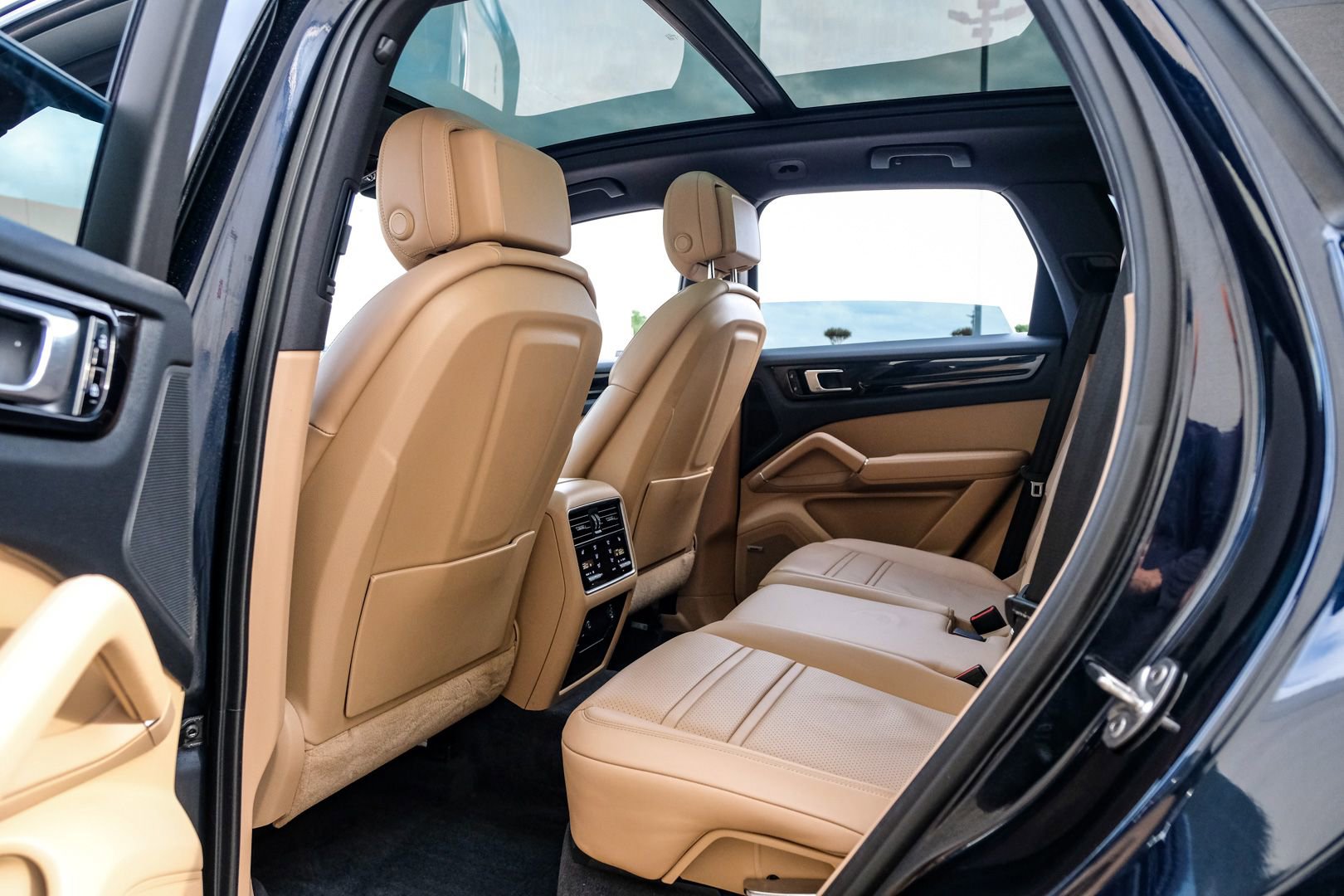 Used 2019 Porsche Cayenne AWD/4WD image 44