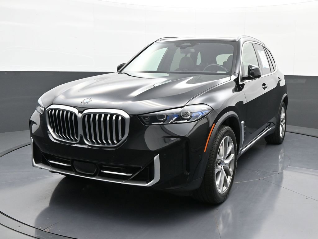 Used 2024 BMW X5 xDrive40i w/ Premium Package image 1