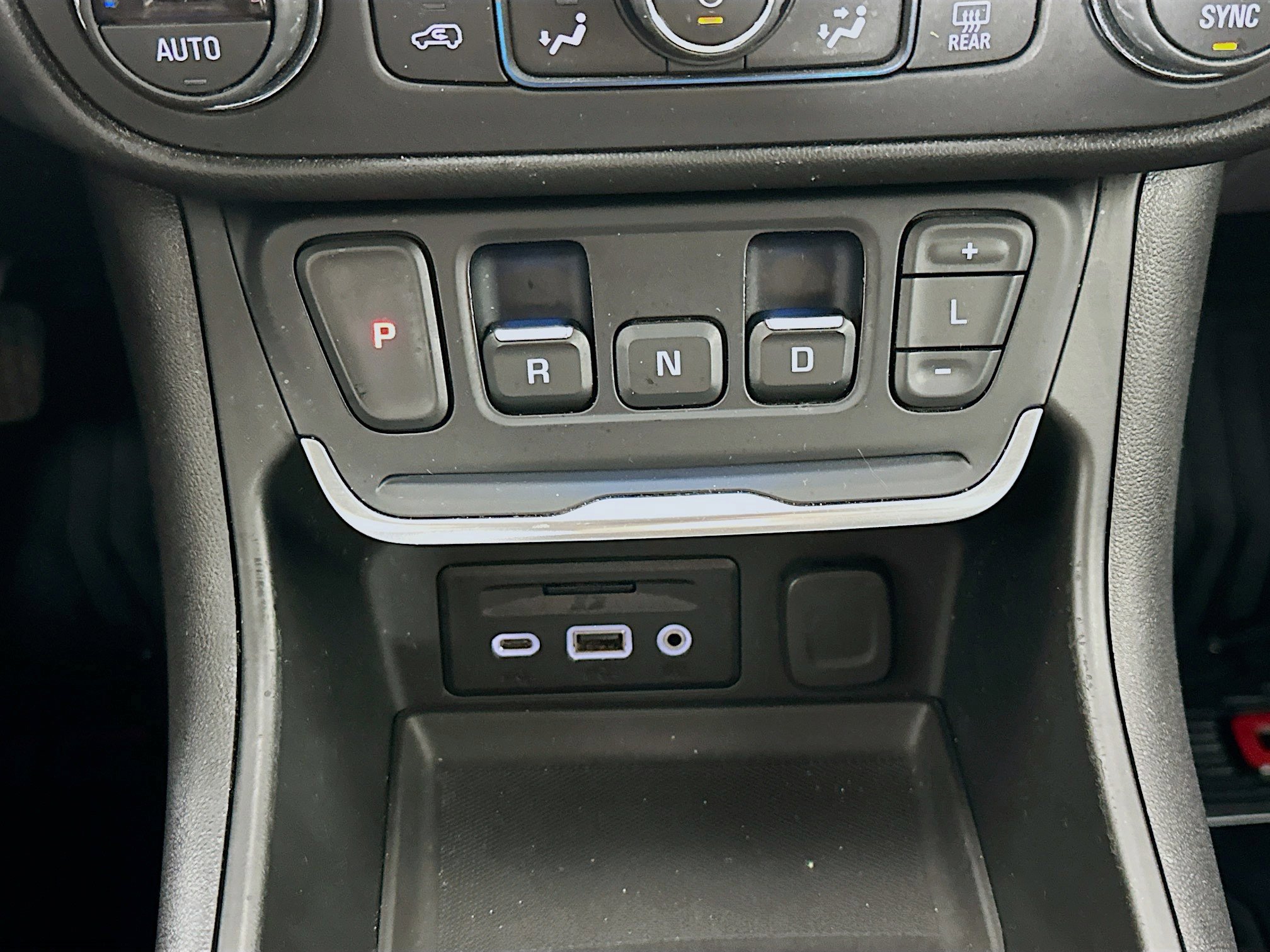 Used 2018 GMC Terrain SLT w/ Preferred Package image 25