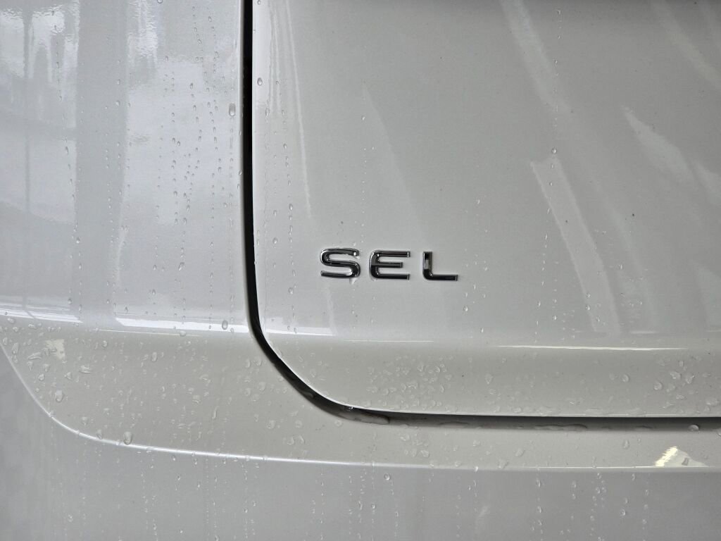 New 2024 Volkswagen Atlas Cross Sport SEL R-Line image 15