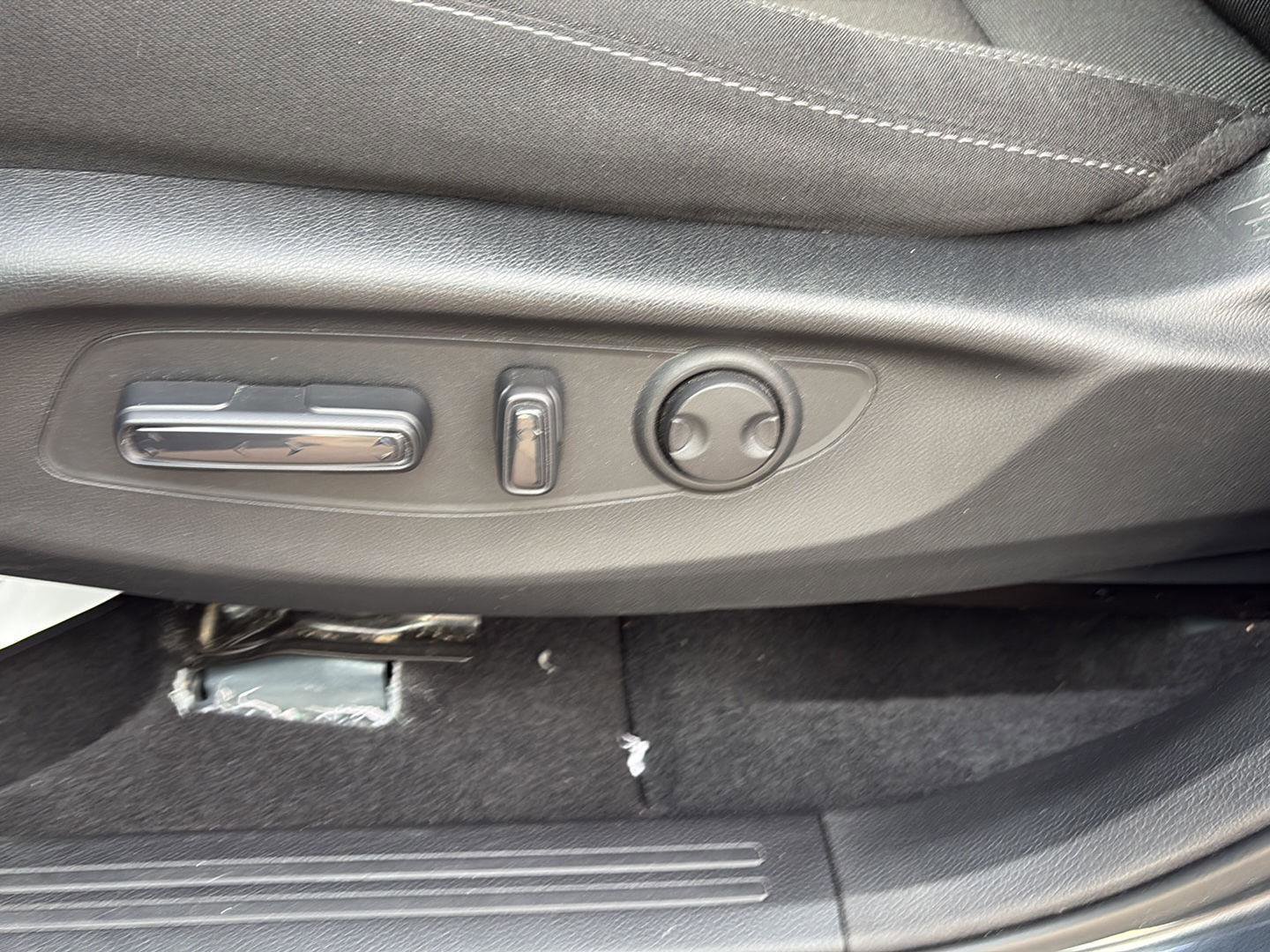 Used 2024 Honda CR-V EX image 11