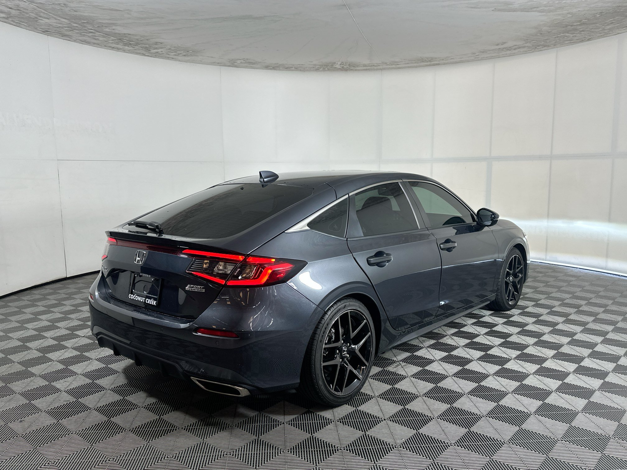 Used 2024 Honda Civic Sport Touring image 3