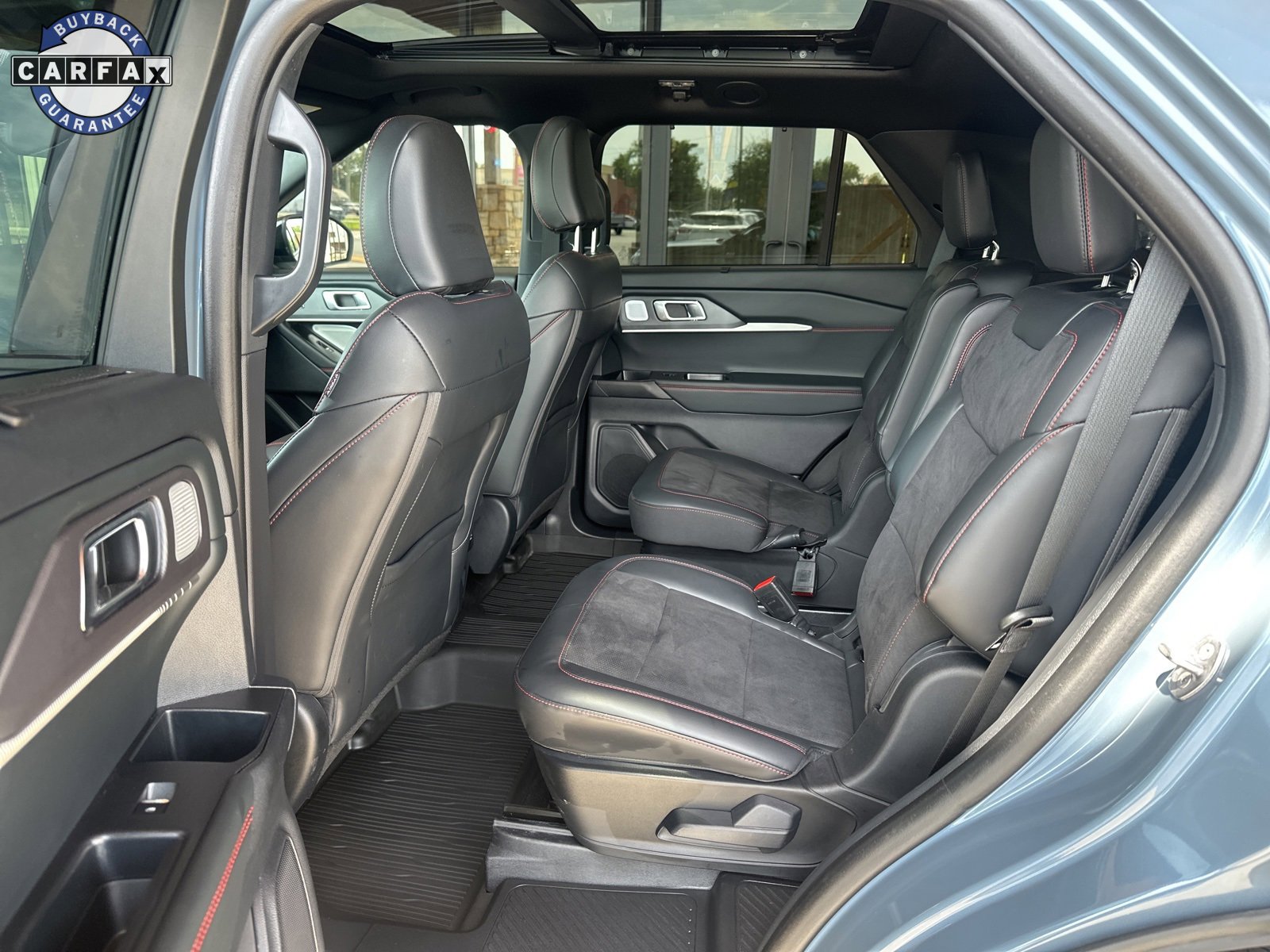 Used 2025 Ford Explorer ST image 2