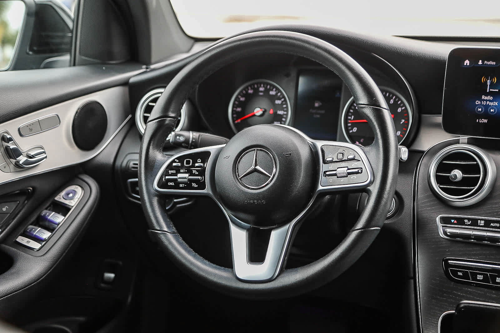 Used 2022 Mercedes-Benz GLC 300 4MATIC Coupe image 14