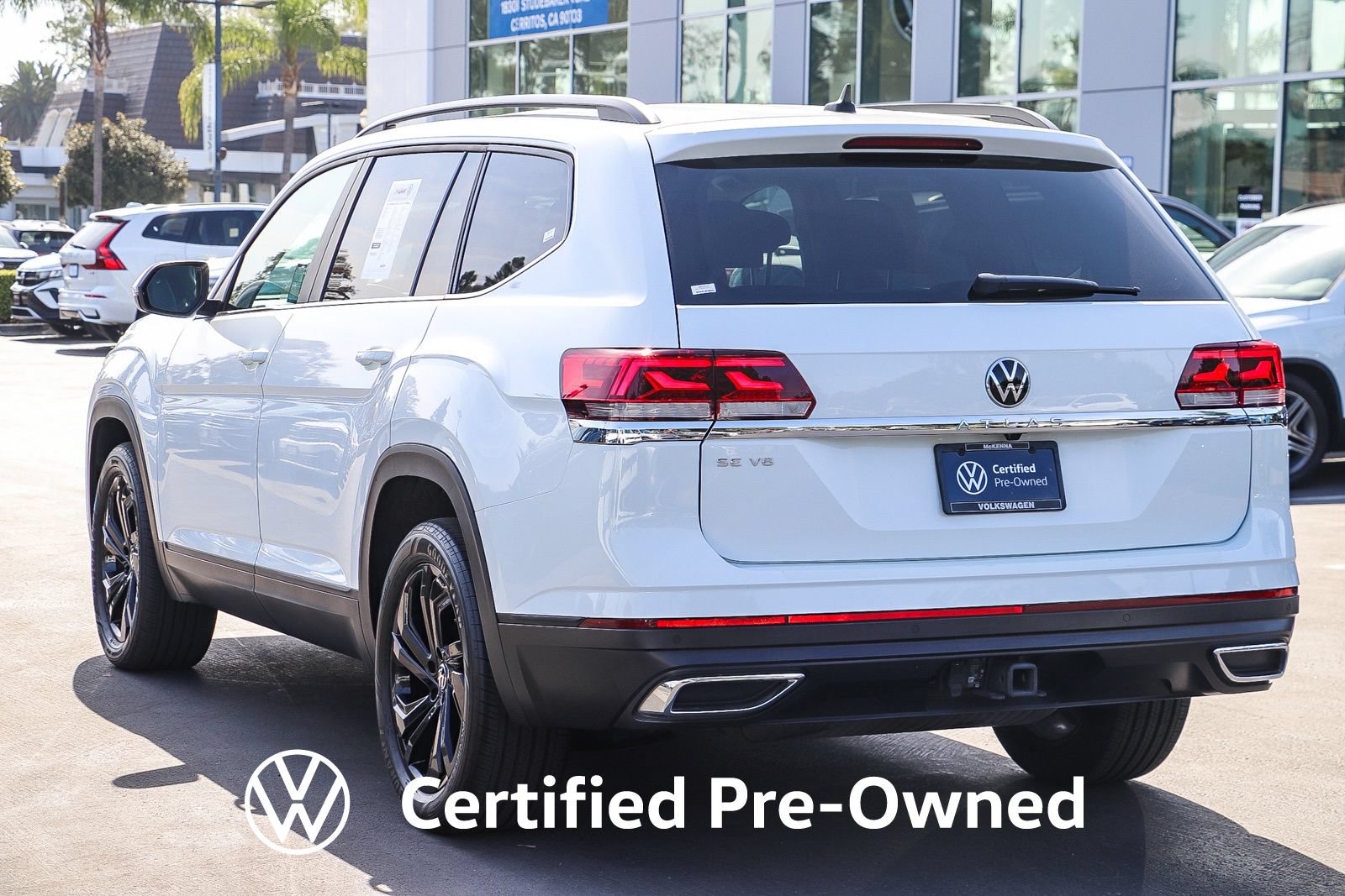 Certified 2023 Volkswagen Atlas SE w/ Black Wheel Package FWD image 9