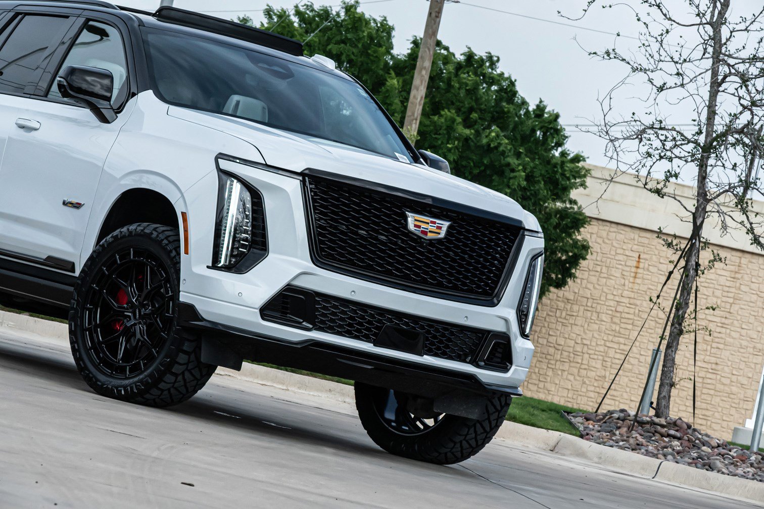 Used 2026 Cadillac Escalade V w/ LPO, ONYX Package AWD/4WD image 44