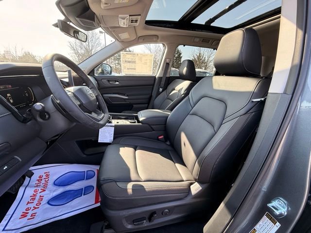 New 2026 Nissan Pathfinder SL w/ SL Premium Package image 12
