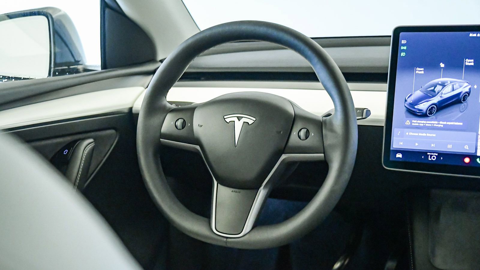 Used 2024 Tesla Model Y Performance AWD/4WD image 13