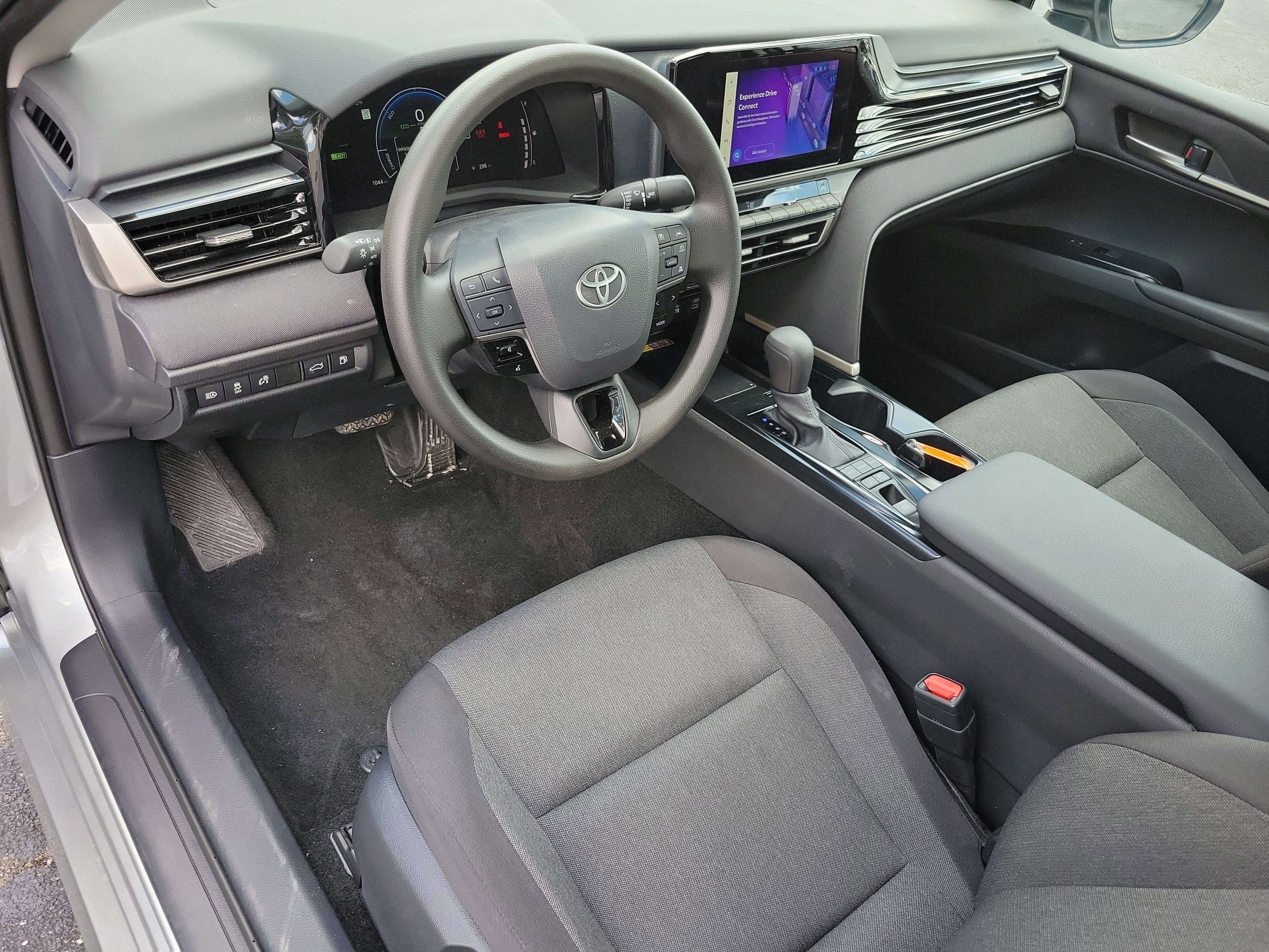 Used 2025 Toyota Camry LE image 2