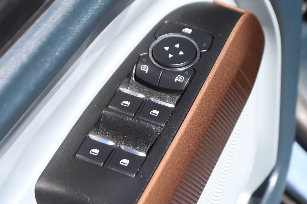 Used 2024 Ford Maverick Lariat FWD image 16