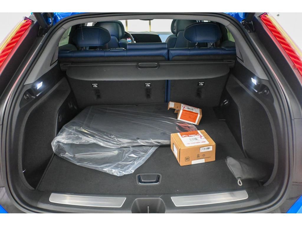 New 2026 Cadillac Optiq Luxury 2 image 34