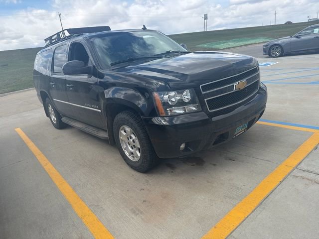 Used 2012 Chevrolet Suburban LT w/ Luxury Package AWD/4WD image 4