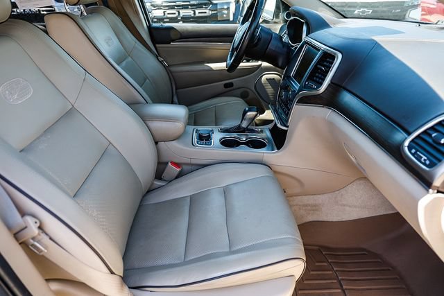 Used 2017 Jeep Grand Cherokee Overland w/ Jeep Active Safety Group AWD/4WD image 20
