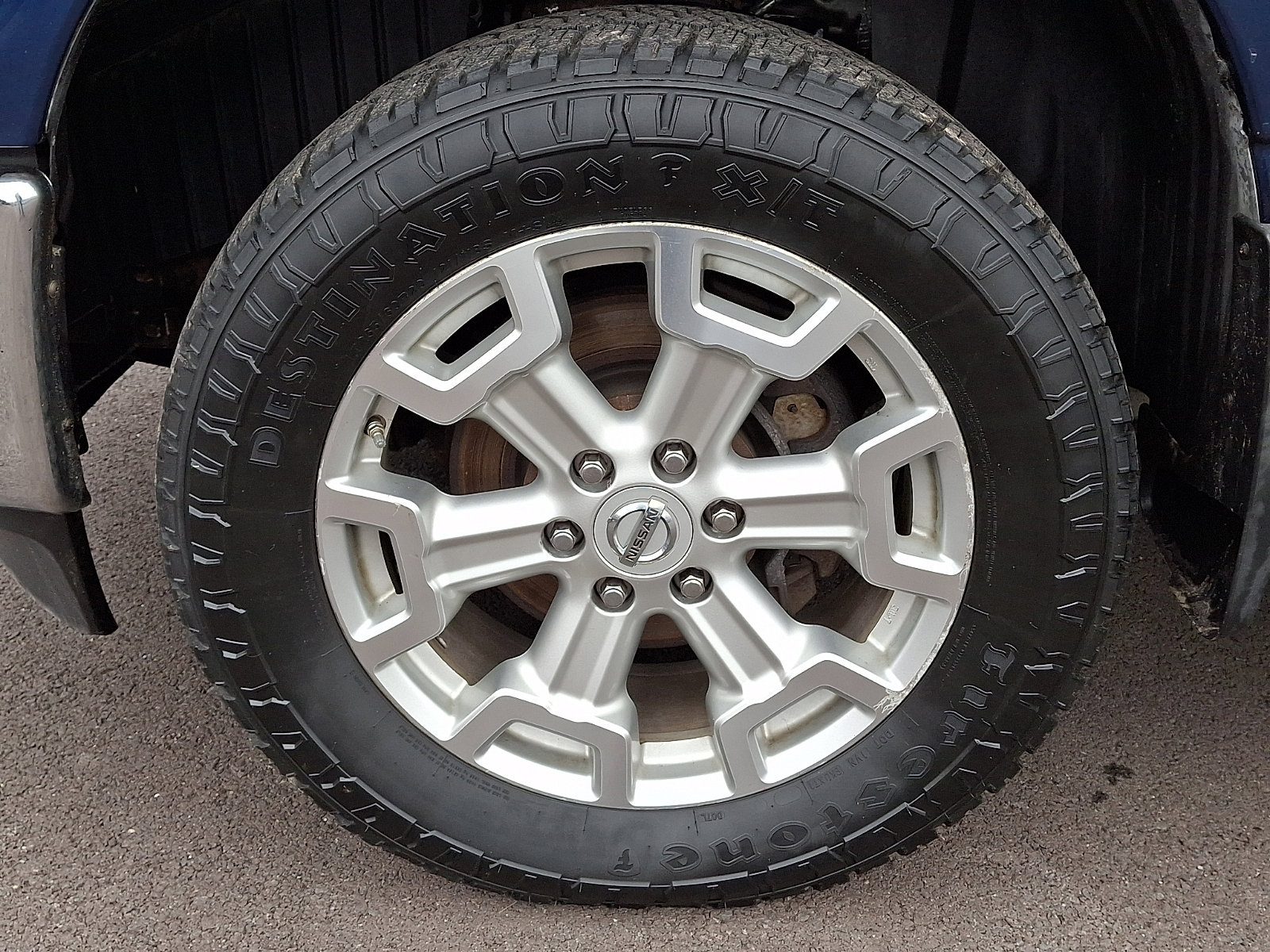 Used 2017 Nissan Titan SL image 28