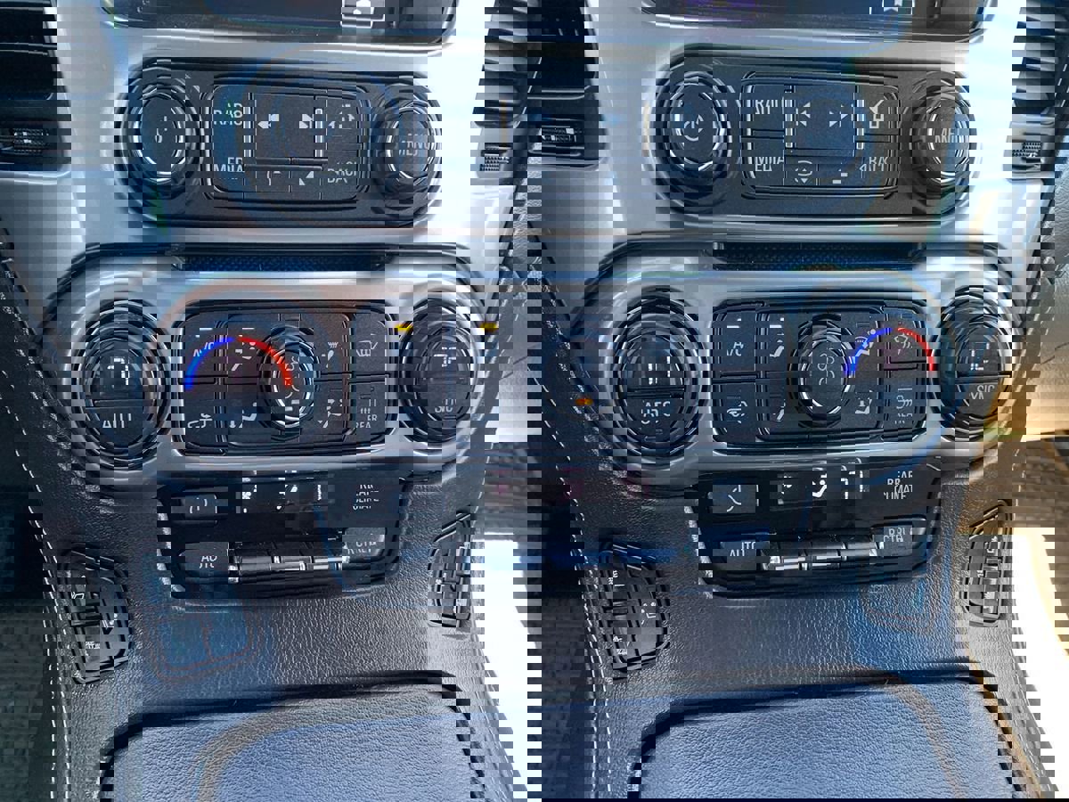 Used 2020 Chevrolet Tahoe Premier image 28