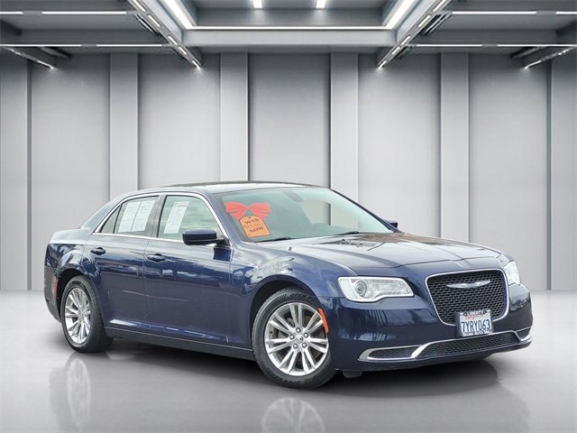 Used 2017 Chrysler 300 Limited image 1