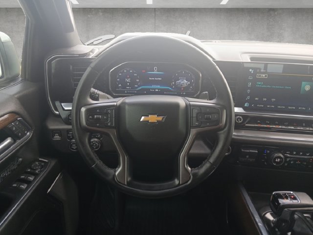 Used 2024 Chevrolet Silverado 1500 High Country w/ Technology Package AWD/4WD image 22