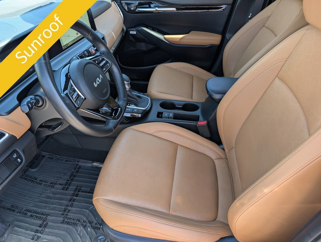 Certified 2024 Kia Seltos SX w/ SX Sunroof Package AWD/4WD image 15