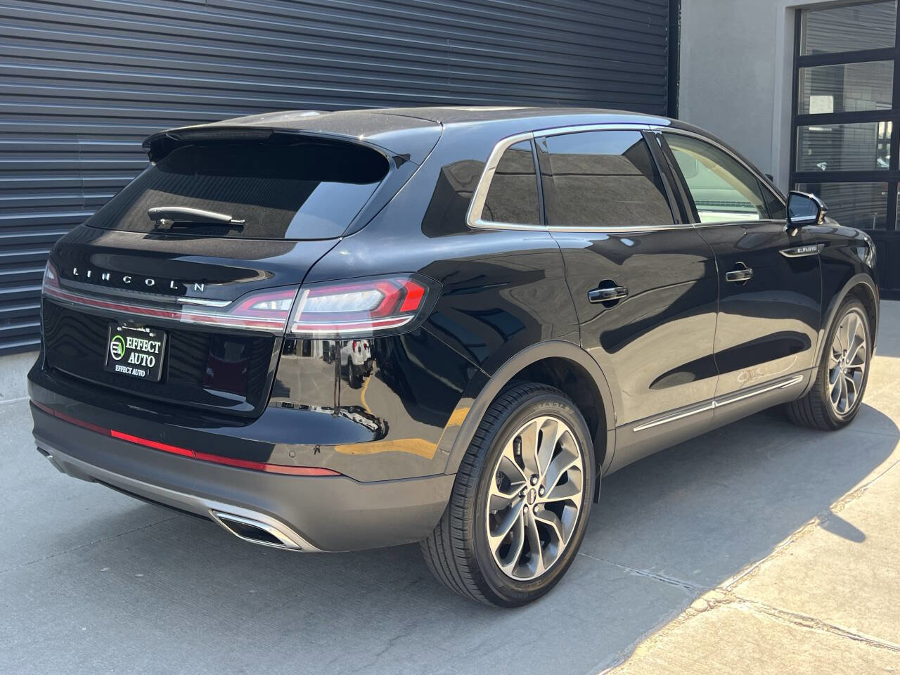 Used 2022 Lincoln Nautilus Reserve image 11