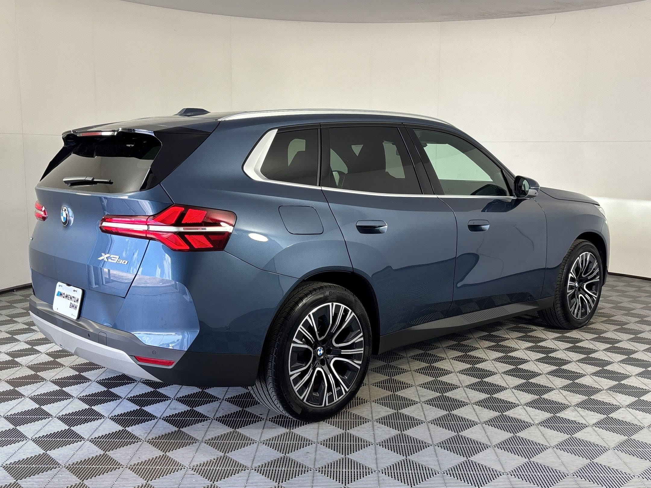 Used 2025 BMW X3 xDrive30i AWD/4WD image 9
