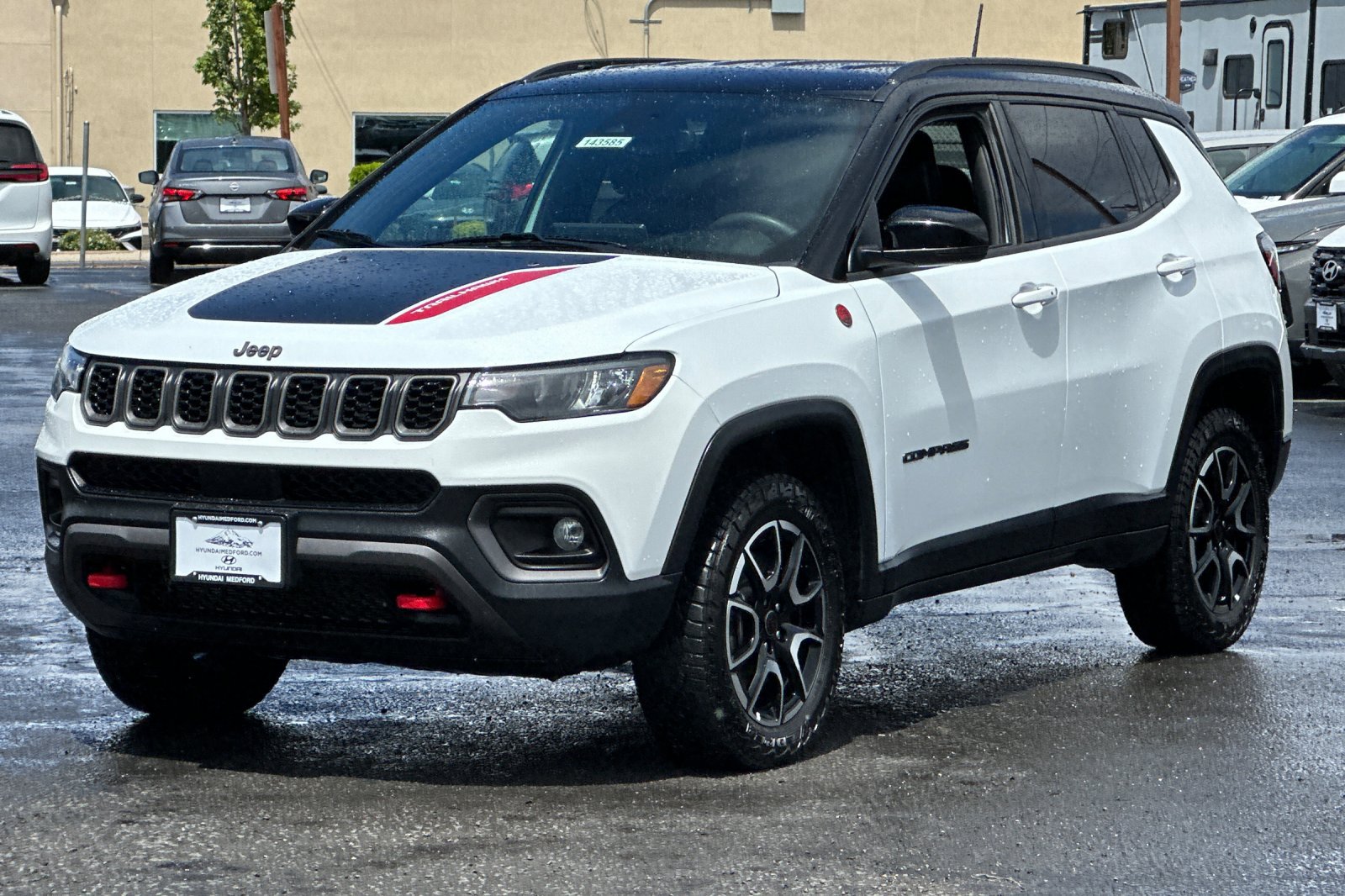 Used 2025 Jeep Compass Trailhawk w/ Trailer Tow Group AWD/4WD image 8