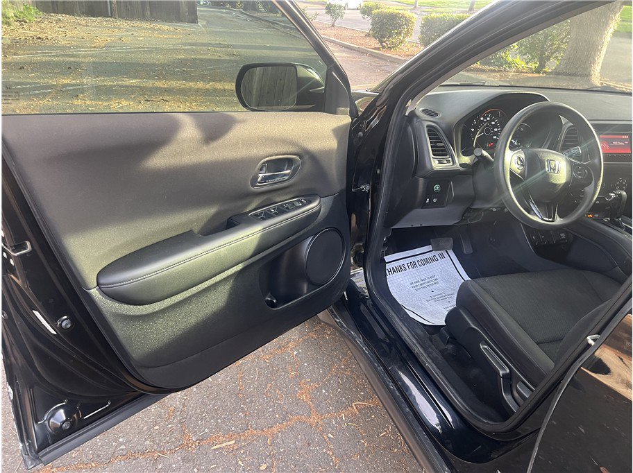Used 2016 Honda HR-V LX image 13