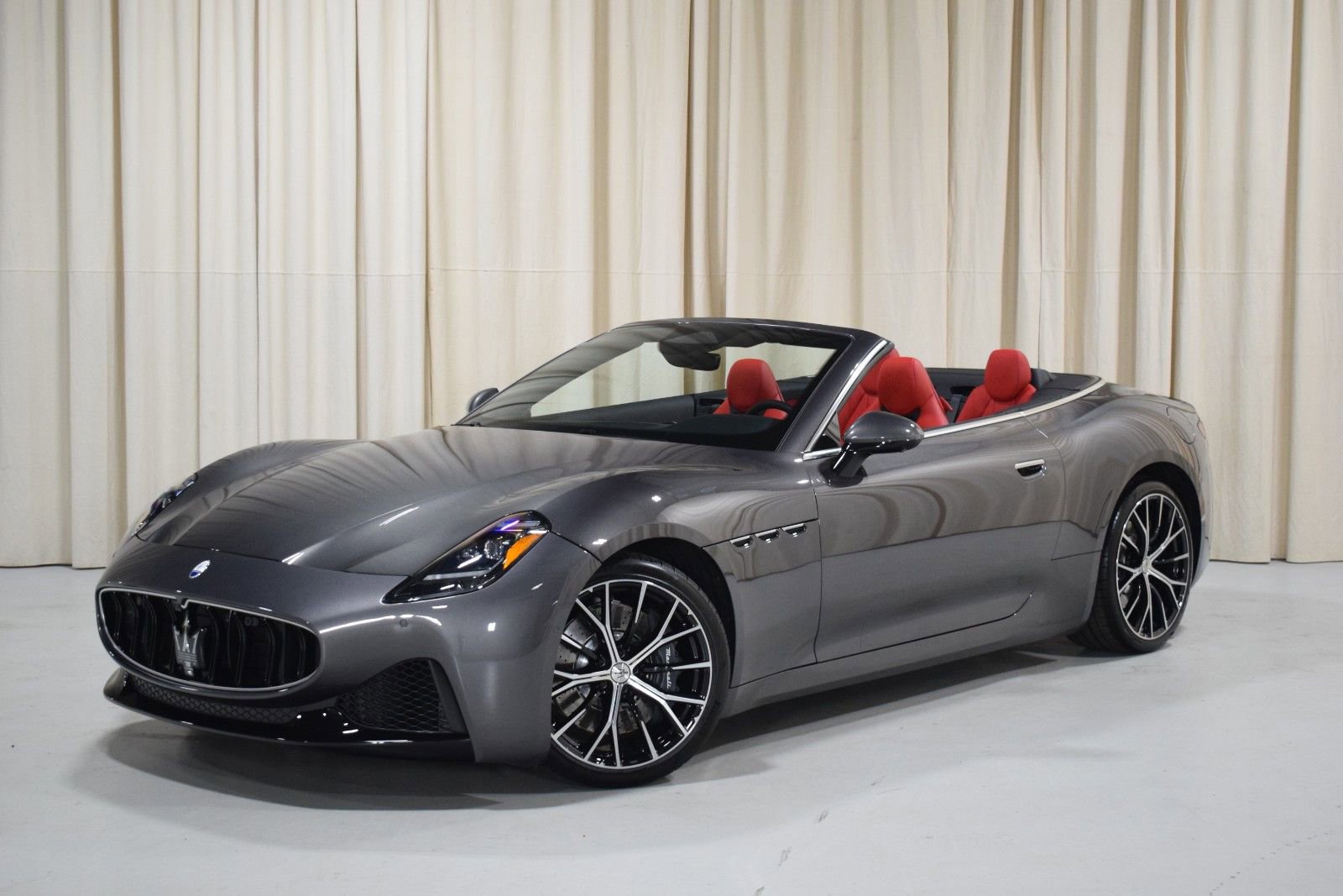 New 2026 Maserati GranCabrio Modena AWD/4WD image 2