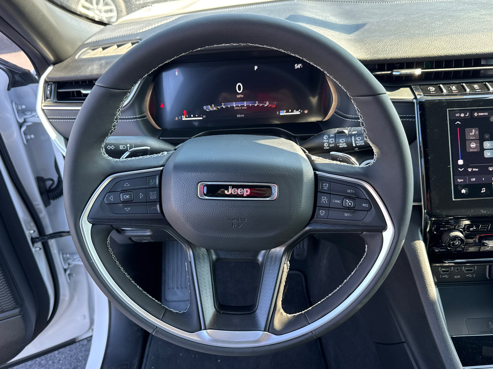 New 2025 Jeep Grand Cherokee Altitude AWD/4WD image 14
