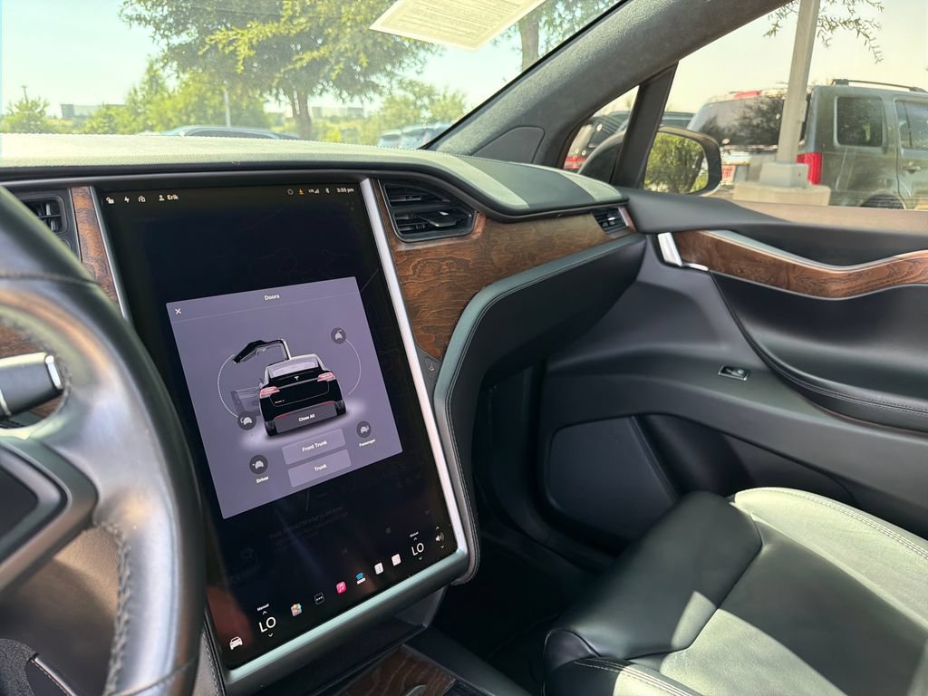 Used 2018 Tesla Model X 100D AWD/4WD image 25