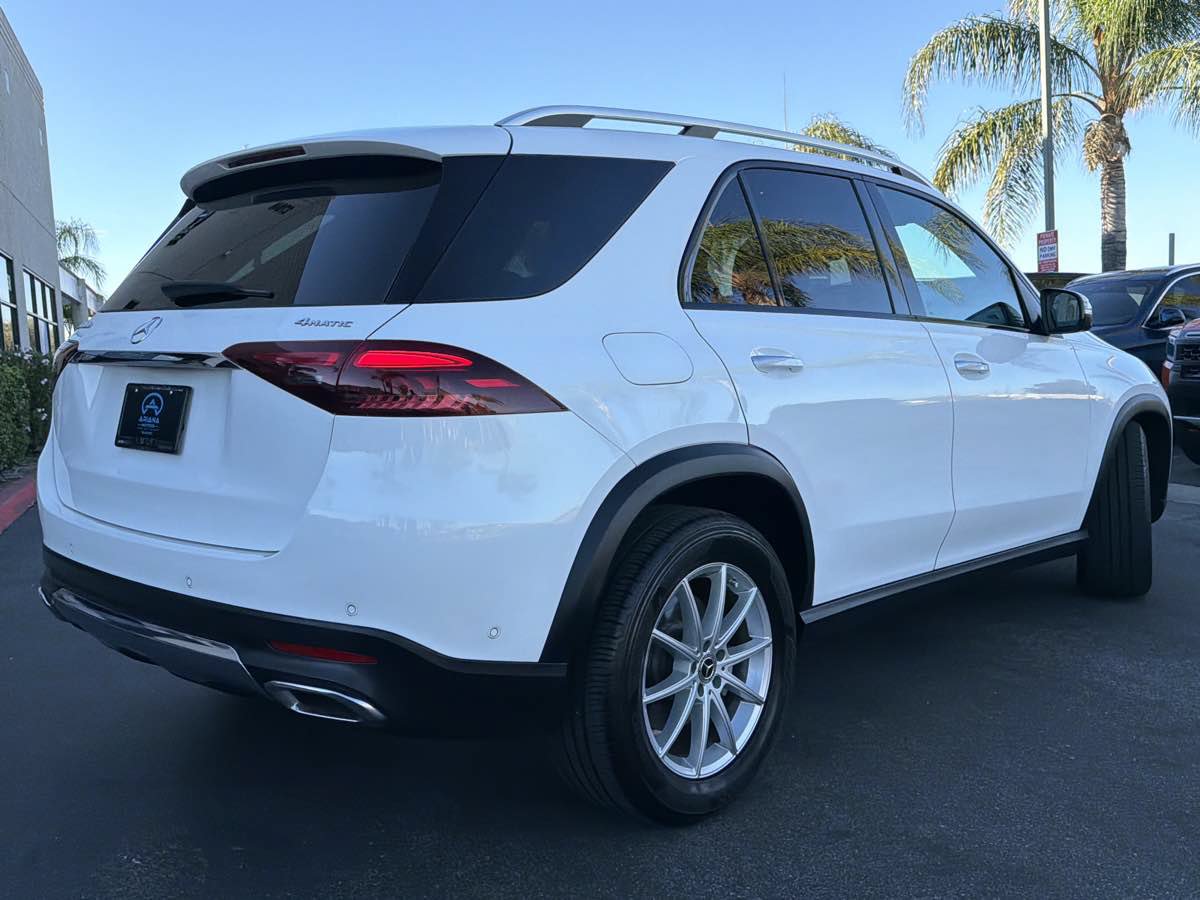 Used 2024 Mercedes-Benz GLE 450e 4MATIC image 4