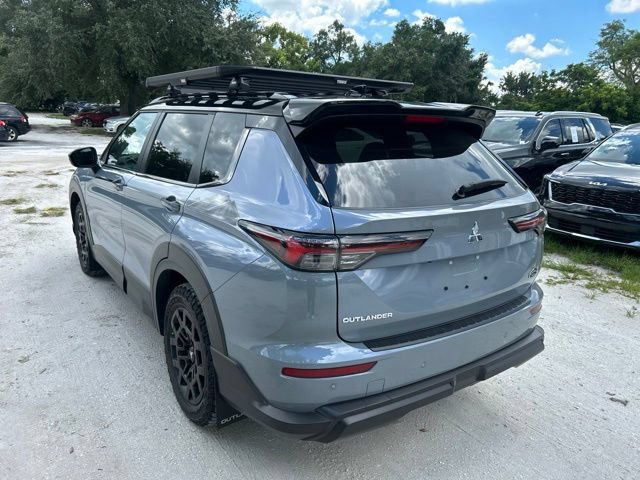 Used 2026 Mitsubishi Outlander LE AWD/4WD image 3